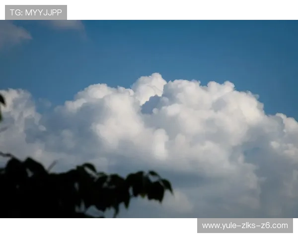 云开时节，为人们带来温暖阳光和心灵的重生